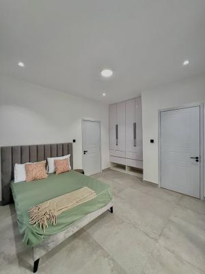 Stunning 5 Bedroom Detached Duplex