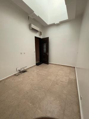 Serviced 1bedroom Flat with a Big Bacony