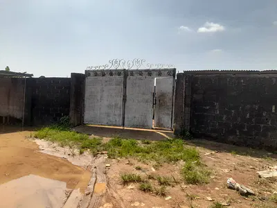Industrial Property Containing 12 Warehouses on 20 Acres of Land — Lagos-Ibadan Expressway, Sagamu, Ogun