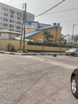 5-Bedroom Detached House with BQ and Swimming Pool on a Corner Plot of
