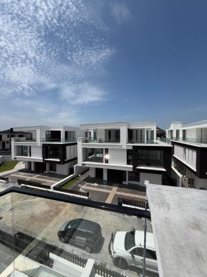 Tastefully Finished 5 B/R Detached House