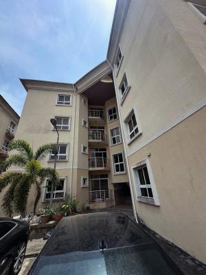 Lovely Fully Service 3bedroom Apartment+ Boys Quarter (Upstairs)