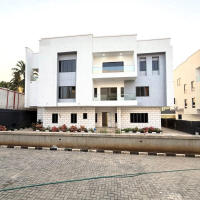 Luxury 7 Bedroom Detached Duplex with Elevator