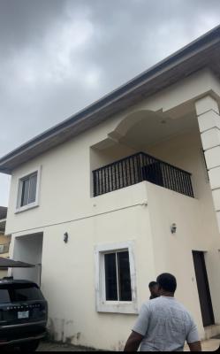 Distress Sale in VGC, a 5 Bedroom Semi Detached Duplex