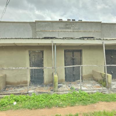 8 Units of Shops