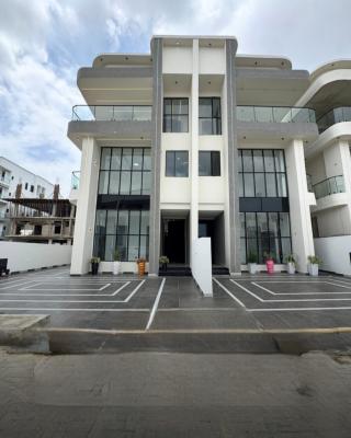 5 Bedroom Semi Detached Duplex with a BQ