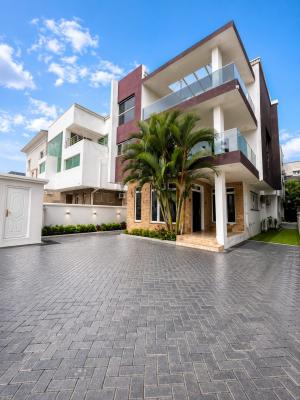 Luxury 5-Bedroom Detached House with a Room BQ Premium Experience