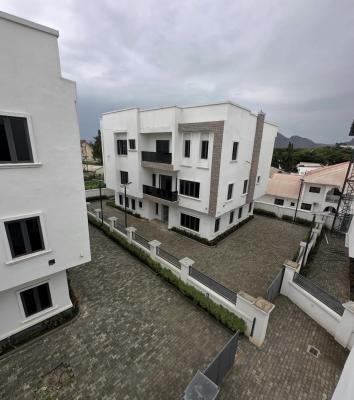 Full Detached 7 Bedroom with En-Suite BQ, 3 Lounges