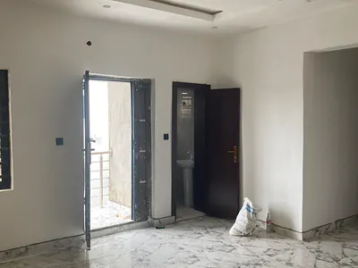 Executive 2 Bedroom Flat with All Rooms En-Suite and Guest Toilet