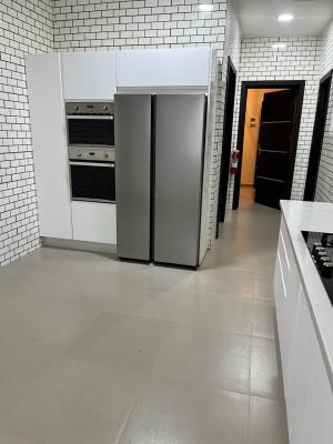 Modernly Fitted 3 Bedroom Apartment