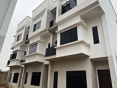 4 Bedroom Modern Styled Apartment