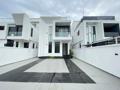 Luxury 5-Bedroom Detached Duplex with BQ, Swimming Pool & Cinema