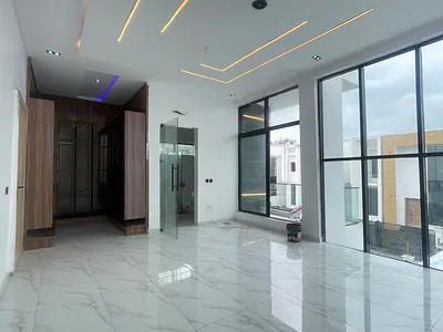 Luxurious 5 Bed Fully Detached Duplex with Pool & Stamped Concrete