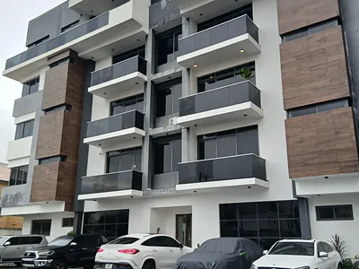 Luxury Serviced and Spacious 3 Bedroom Apartment with a Room BQ