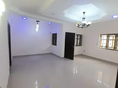 Spacious 3 Bedroom Apartment Upstairs