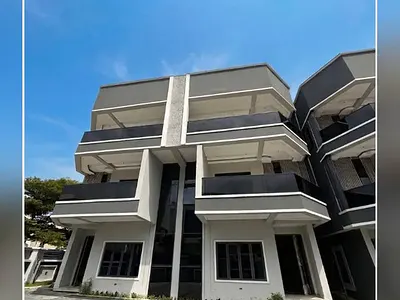 Contemporary 4-Bedroom Smart Residence