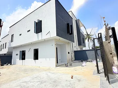 Luxury 3 Bedroom Duplex with BQ