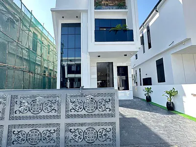 Exquisite 5 Bedroom Duplex with BQ & Swimming Pool