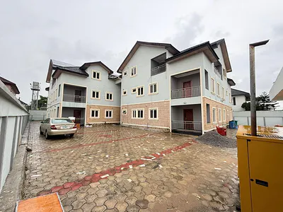 2 Bedroom Flat with 1 Room BQ