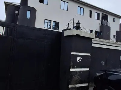3 Bedroom Apartment with Spacious Rooms