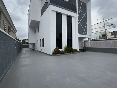Topnotch Luxury Finished 5 Bedroom Detached Home Loaded with :