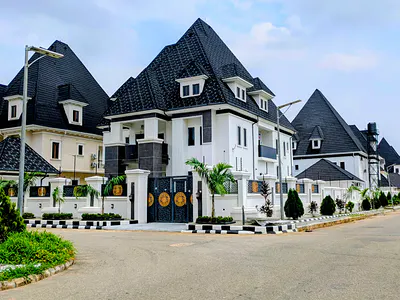 Newly Built 5bedroom Detached Duplex with Basement and Swimming Pool