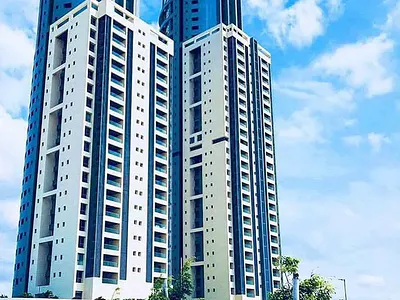 Well Maintained 2 Bedroom Flat on 6th Floor Seaview