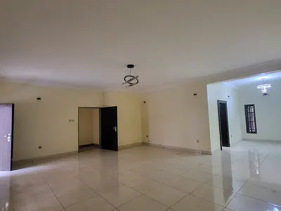Luxurious Massive 3 Bedroom Flat with BQ