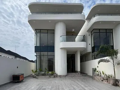 Exquisite 5-Bedroom Fully Detached Duplex
