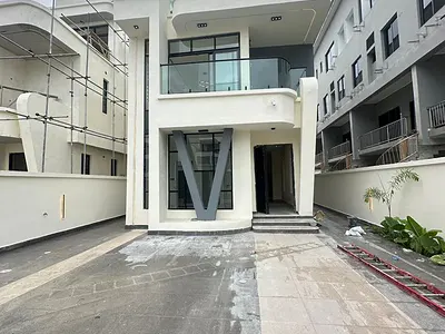 Uniquely-Built Luxury 5 Bedroom Fully Detached Duplex with BQ, Pool