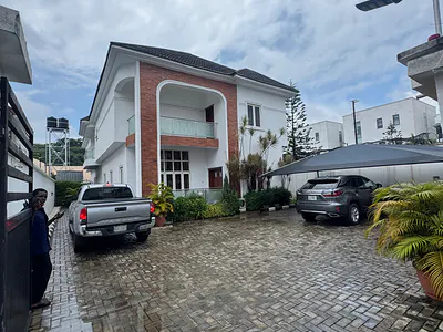 Well Maintained, Tastefully Finished Five Bedroom Detached House