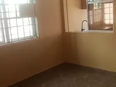 1 Bedroom Flat with Kitchen and Bathroom Fitted with a Jacuzzi