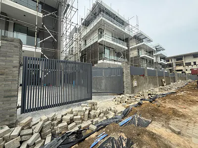 6 Bedroom Detached House