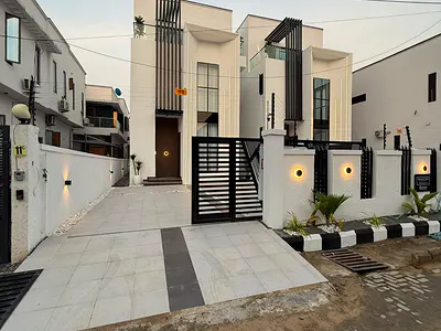 Luxury 5 Bedroom Fully Detached Duplex