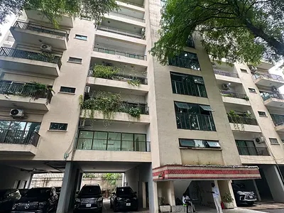 Spacious & Well-Maintained 3-Bedroom Water View Apartment with BQ