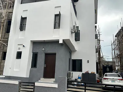 A Very Bugus Space 3 Bedroom Duplex