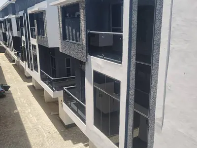 Lovely 5 Bedroom Semi-Detached Duplex Plus BQ