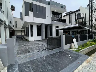 Luxury 5-Bedroom Detached Duplex with Excellent Facility