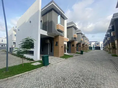 Fully Serviced Newly Built 3 Bedroom Terrace Duplex with BQ, Swimming