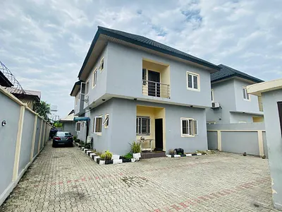 3 Bedroom Suitable for Both Residential & Office Use
