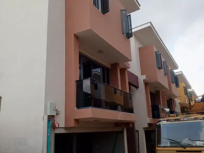Luxury 4 Bedrooms Terraced with BQ
