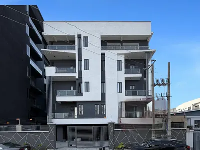 Exquisitely Finished 2 Bedroom with Swimming Pool, Gym