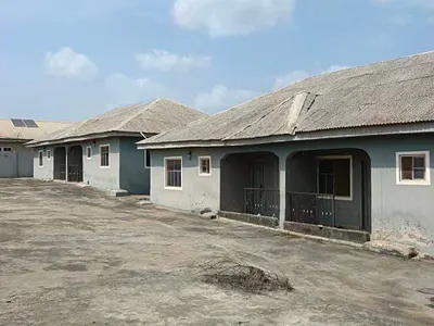 Well Built Spacious 6 Units of 2 Bedroom Flats