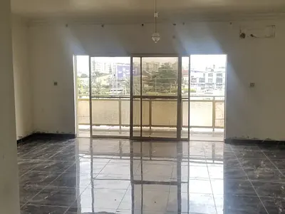 Newly Renovated 3 Bedroom Apartment