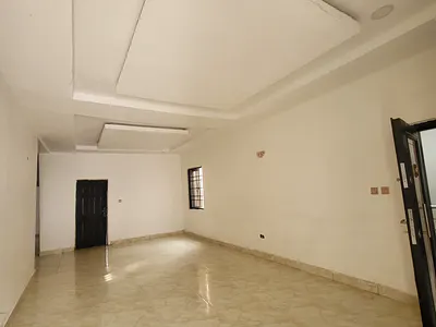 Luxurious Massive 3 Bedroom Flat