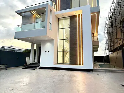 Contemporary 5 Bedroom Detached Duplex