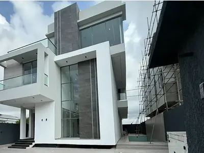 5 Bedroom Detached House with BQ, Swimming Pool