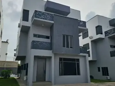 Executive Spacious 4 Bedroom Duplex with BQ
