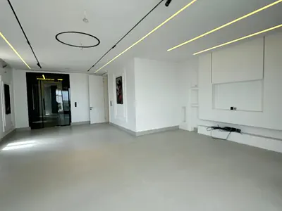 Outstanding 5 Bedroom Duplex with Pool & Rooftop Terrace