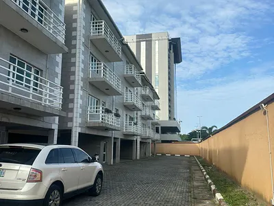 Luxury 3bedroom Apartment + BQ in. Serviced Estate